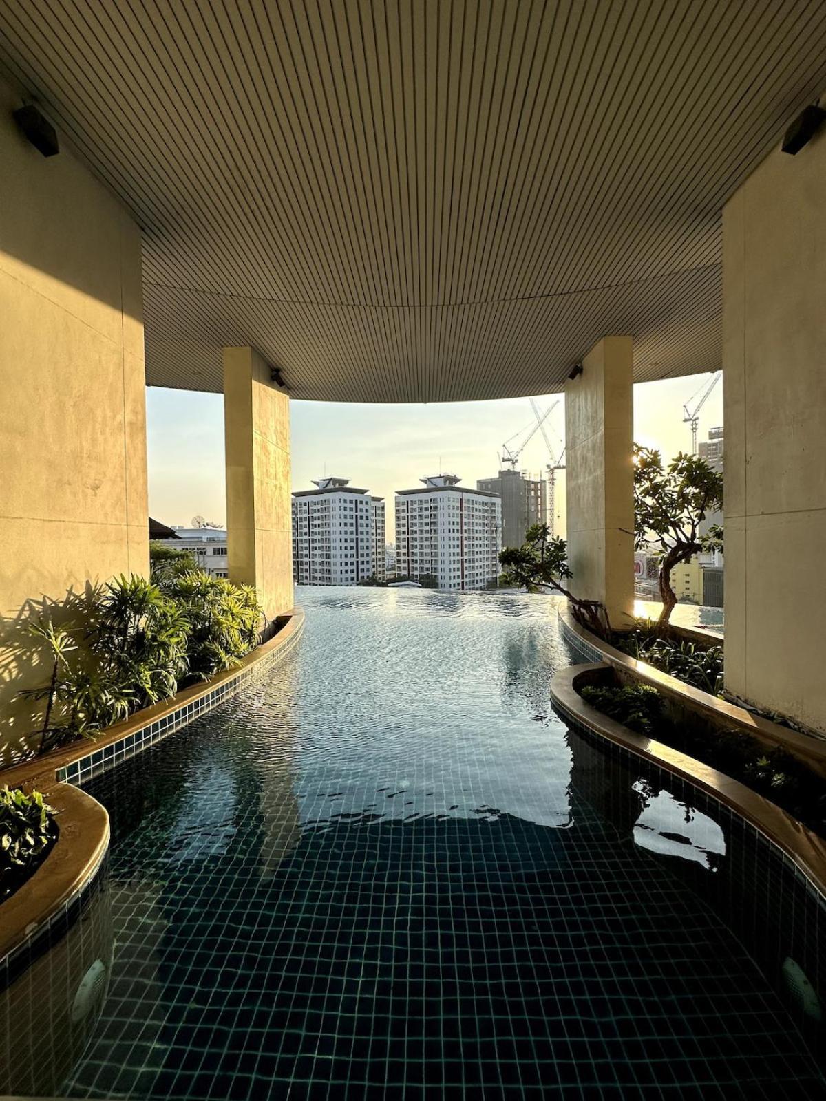 Apartment Sky In Ekkamai Bangkok